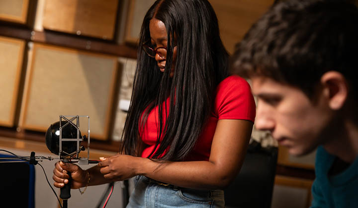 Two students using scan and paint measurement system