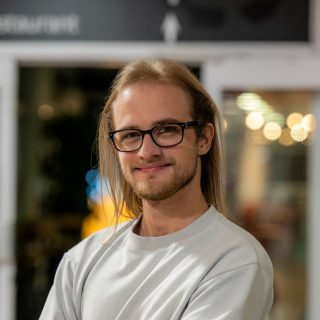 Headshot image of Thomas Stolarski